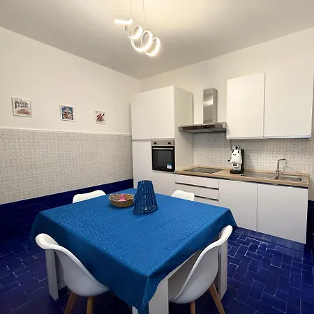 Dantes House Апартаменты *